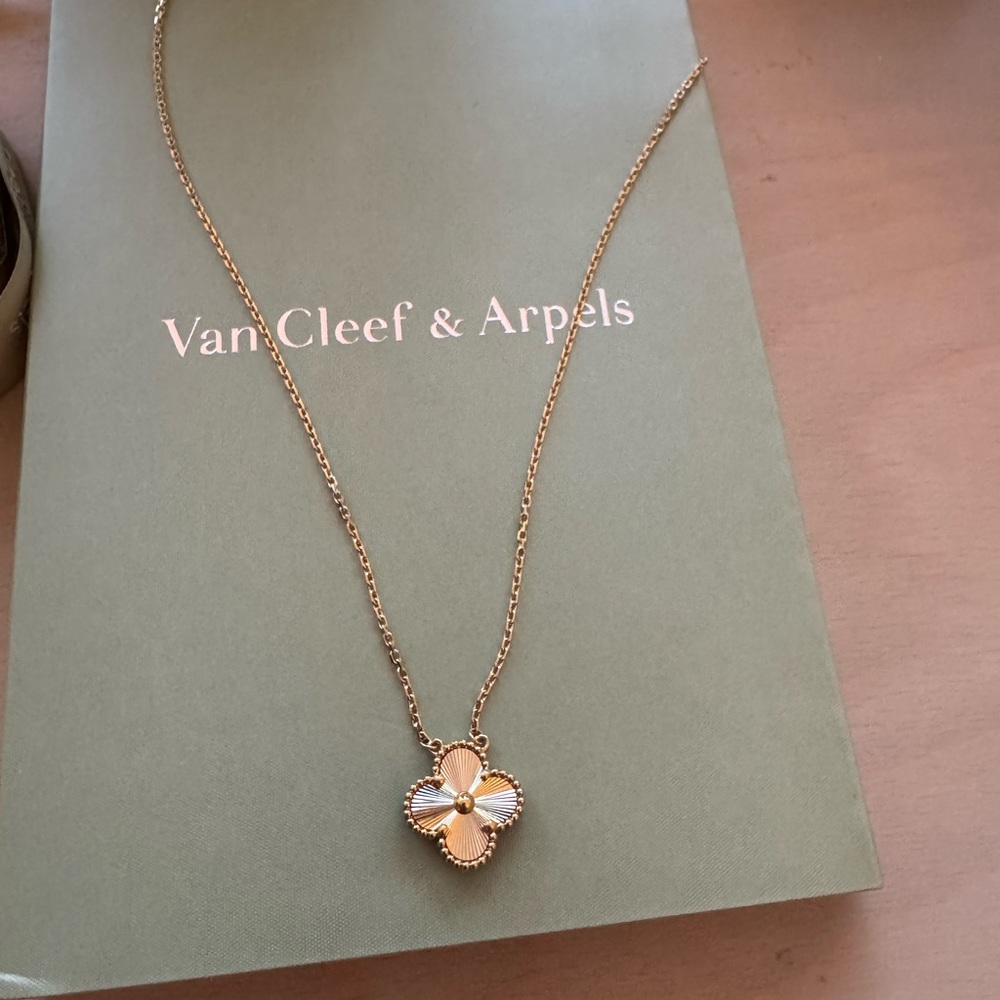 Van Cleef & Arpels vintage Alambra pendant necklace